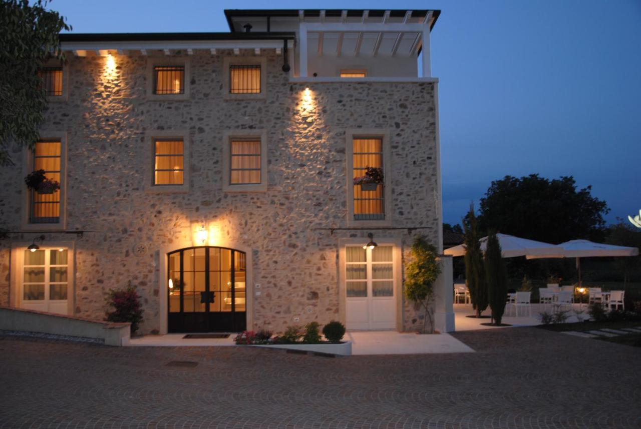 Relais Ca' Morenica Valeggio sul Mincio Luaran gambar