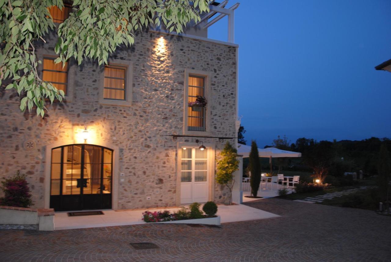 Relais Ca' Morenica Valeggio sul Mincio Luaran gambar