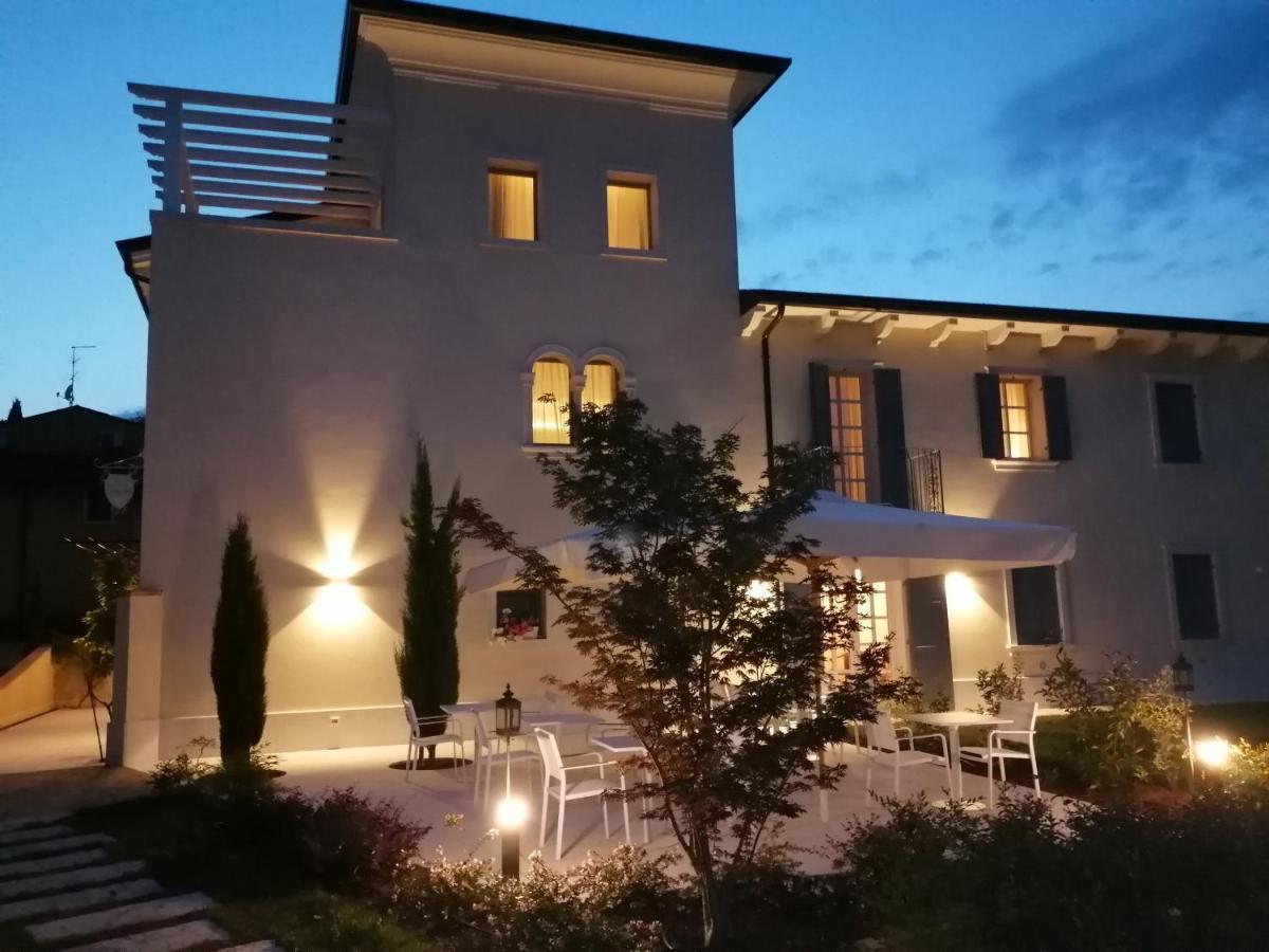 Relais Ca' Morenica Valeggio sul Mincio Luaran gambar
