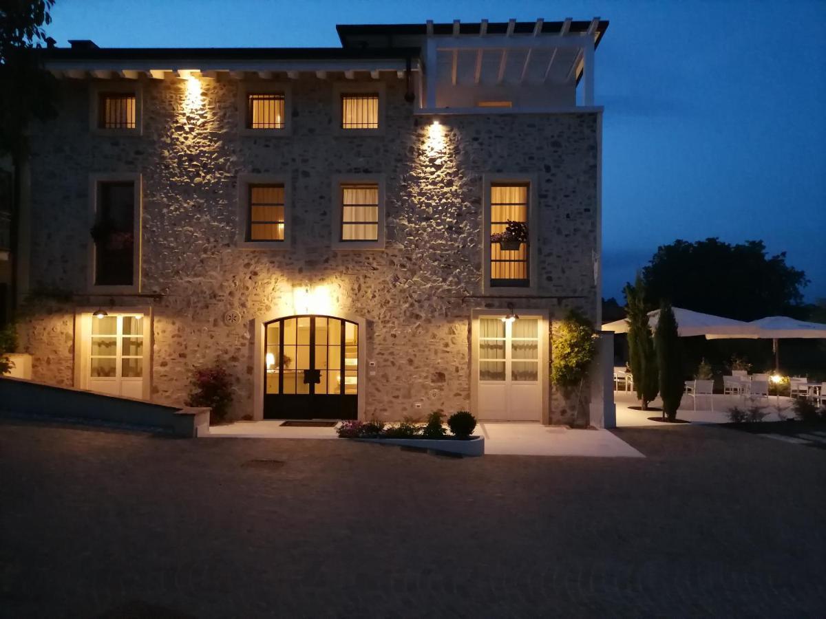 Relais Ca' Morenica Valeggio sul Mincio Luaran gambar