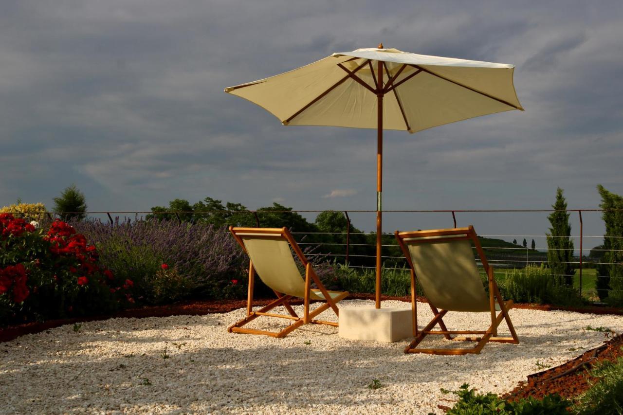 Relais Ca' Morenica Valeggio sul Mincio Luaran gambar
