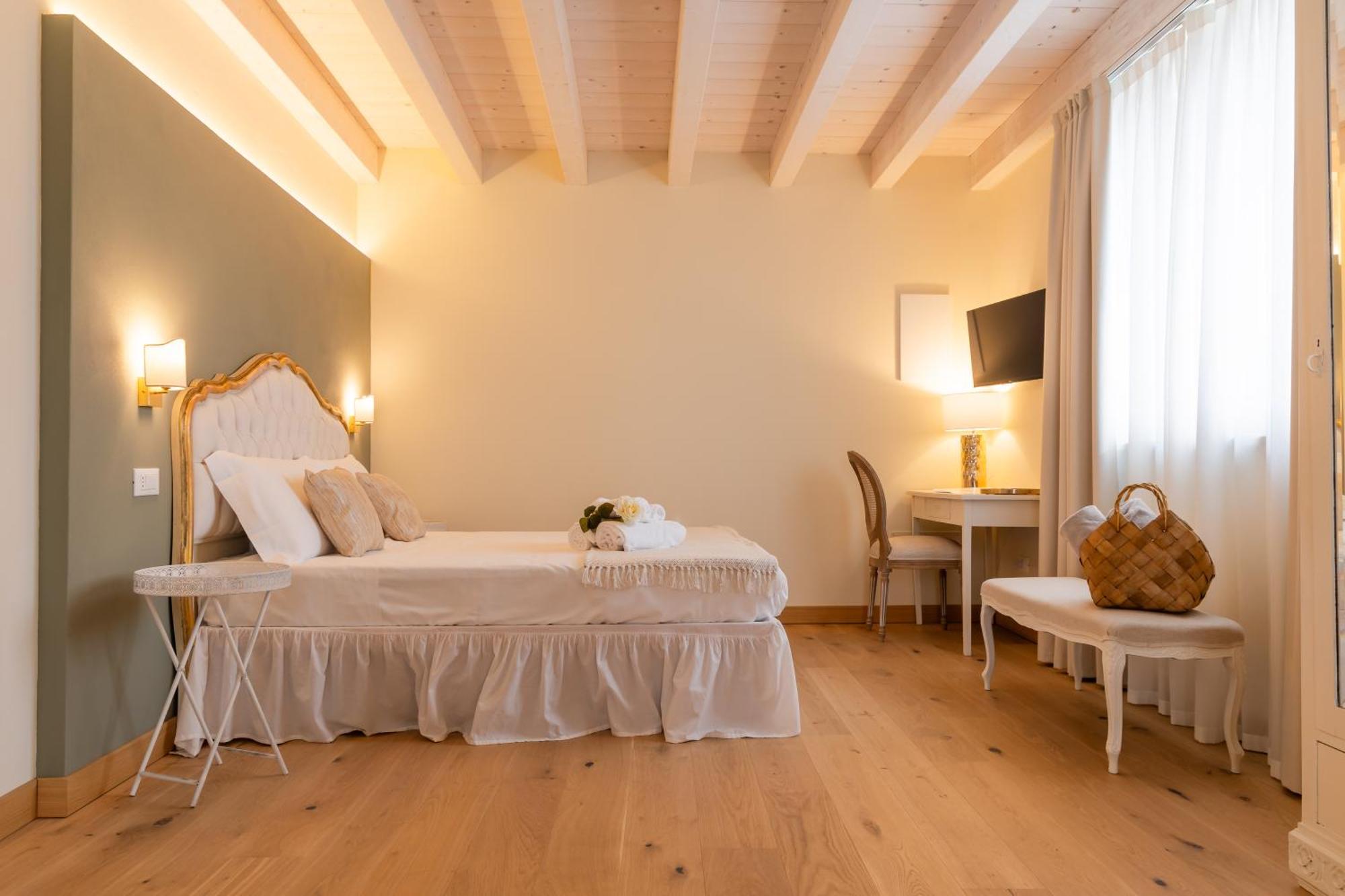 Relais Ca' Morenica Valeggio sul Mincio Luaran gambar
