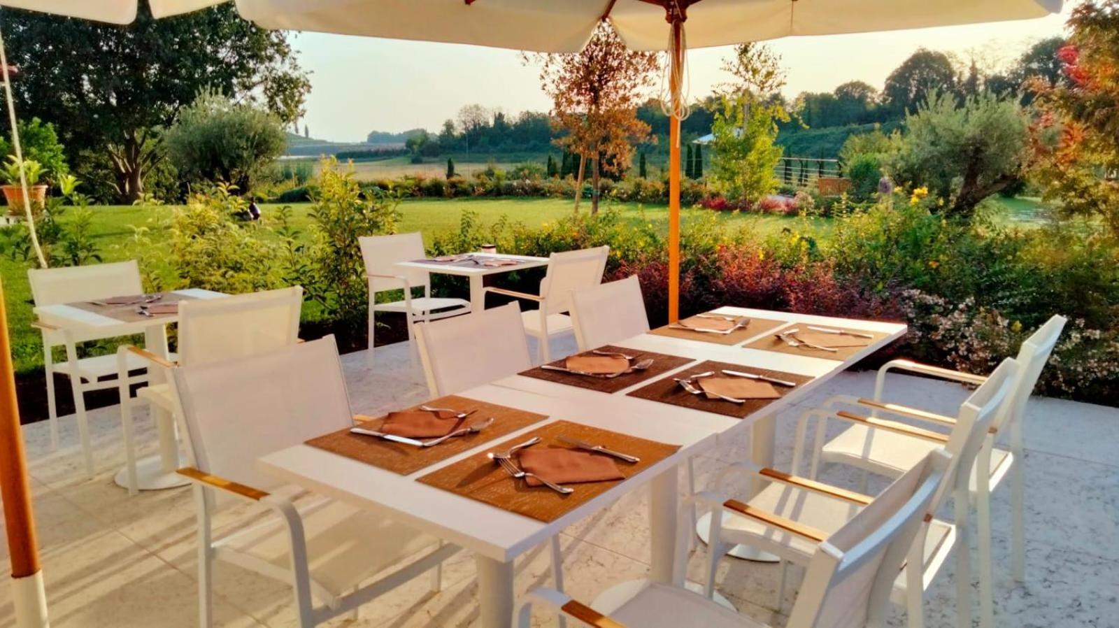 Relais Ca' Morenica Valeggio sul Mincio Luaran gambar