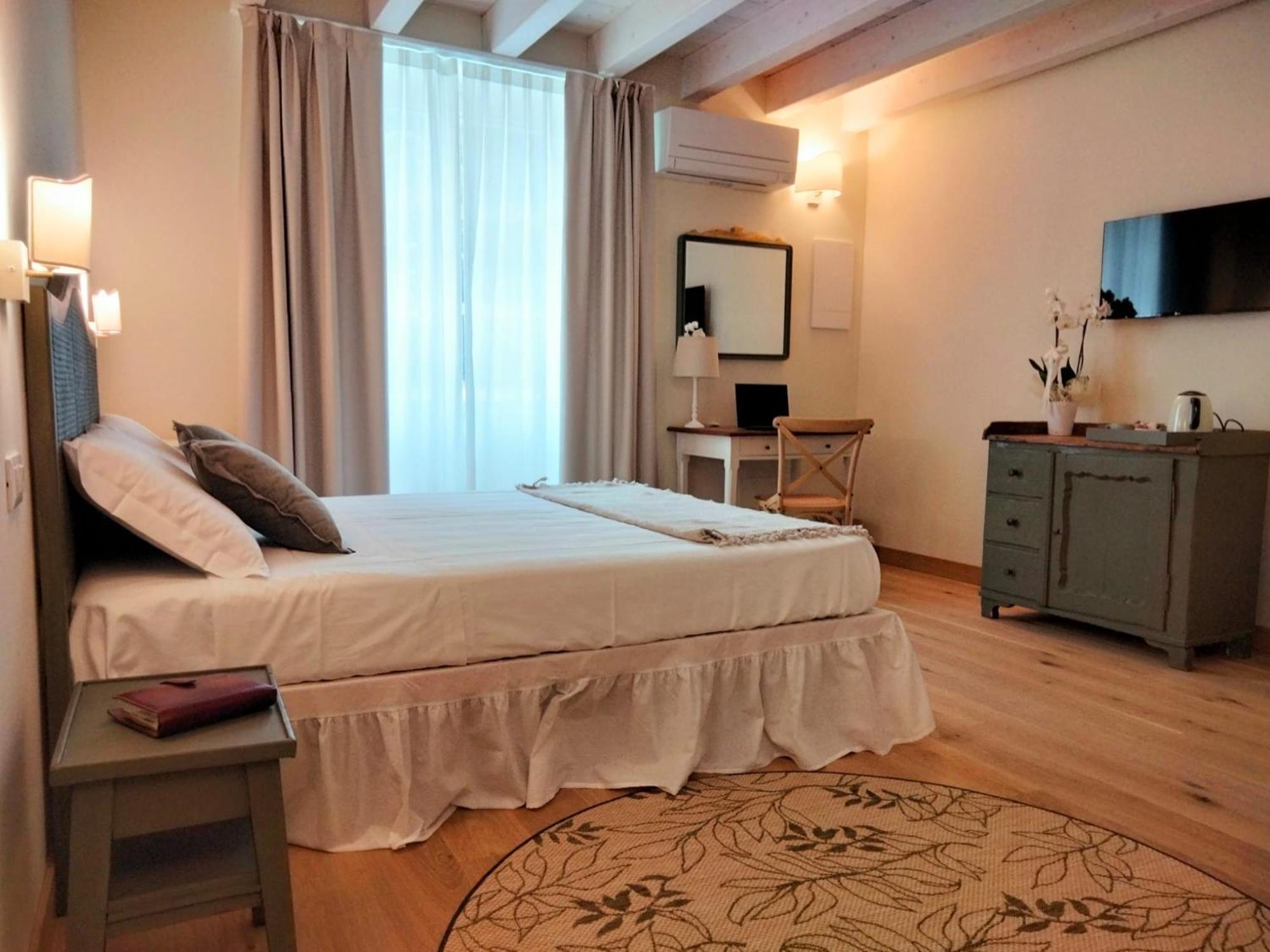 Relais Ca' Morenica Valeggio sul Mincio Luaran gambar