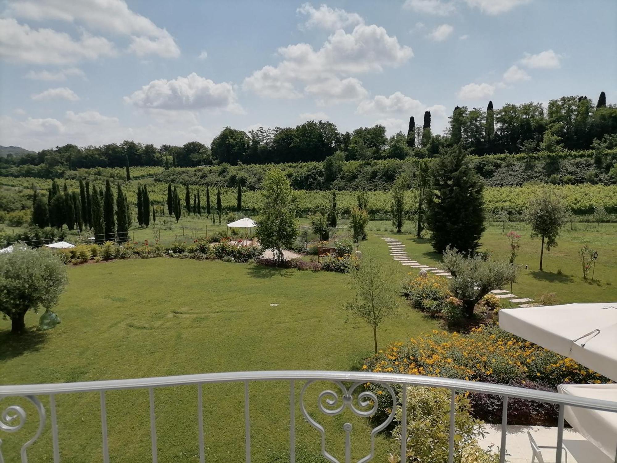 Relais Ca' Morenica Valeggio sul Mincio Luaran gambar