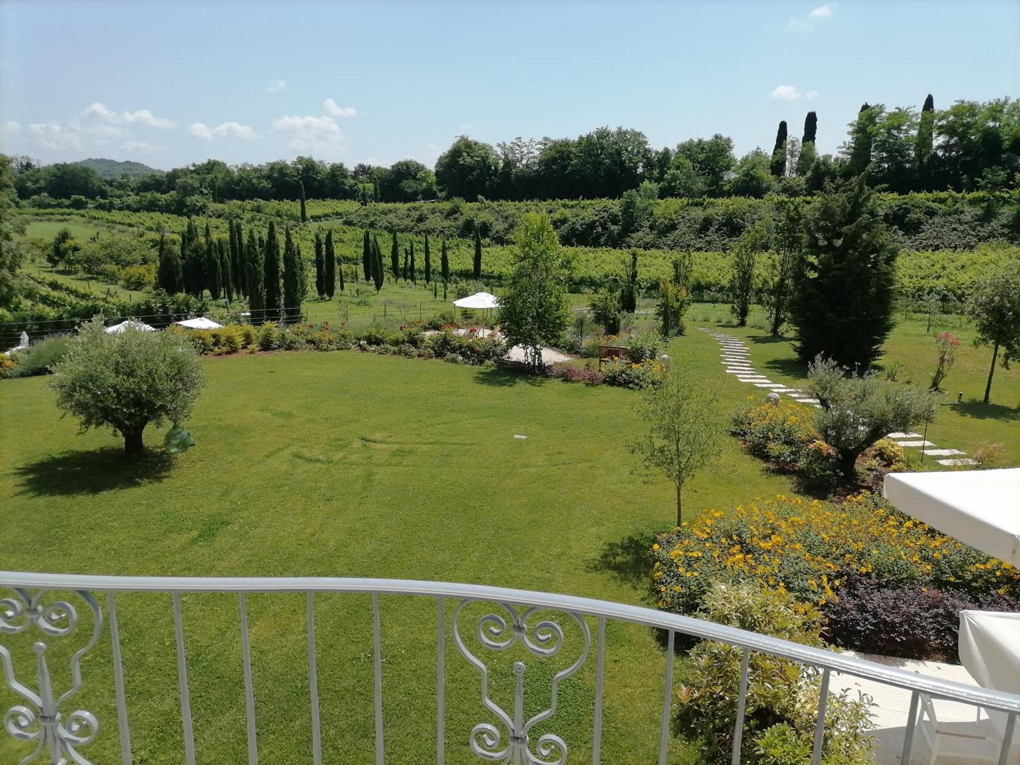 Relais Ca' Morenica Valeggio sul Mincio Luaran gambar